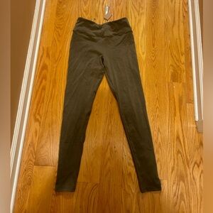 NWT Skims Outdoor Leggings Size Medium